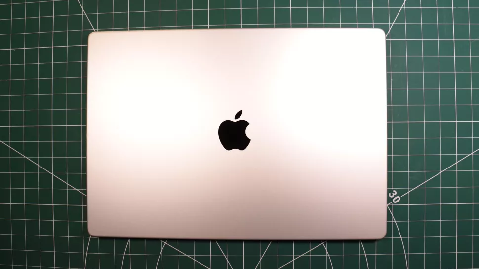 macbook pro m2 16 inch